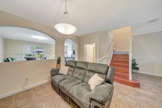 12434 NW Emerald Creek Manor, Plantation, FL 33325