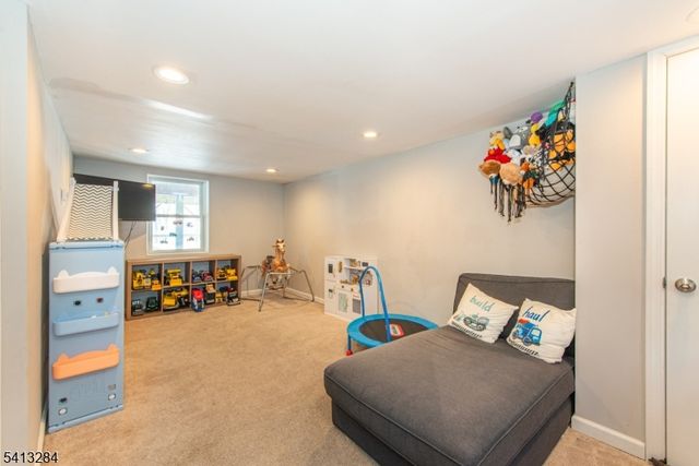 46 Vail Dr, Hampton Twp., NJ 07860