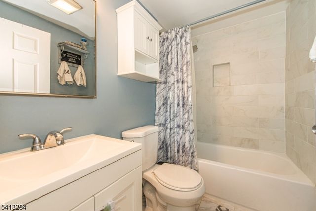 46 Vail Dr, Hampton Twp., NJ 07860