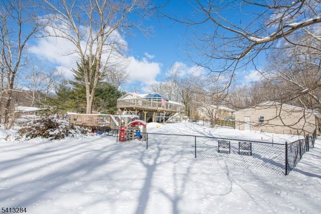 46 Vail Dr, Hampton Twp., NJ 07860