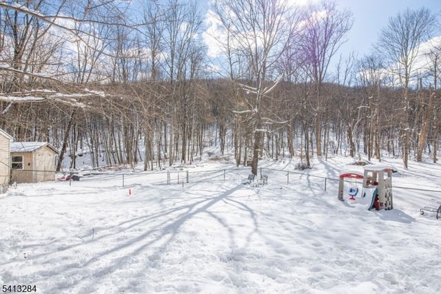 46 Vail Dr, Hampton Twp., NJ 07860