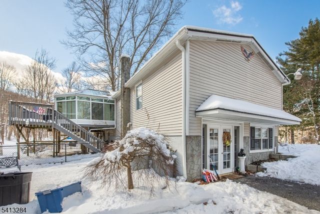 46 Vail Dr, Hampton Twp., NJ 07860