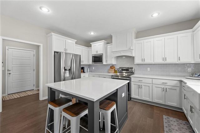 5837 Belmont Drive, Shawnee, KS 66226
