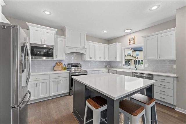 5837 Belmont Drive, Shawnee, KS 66226
