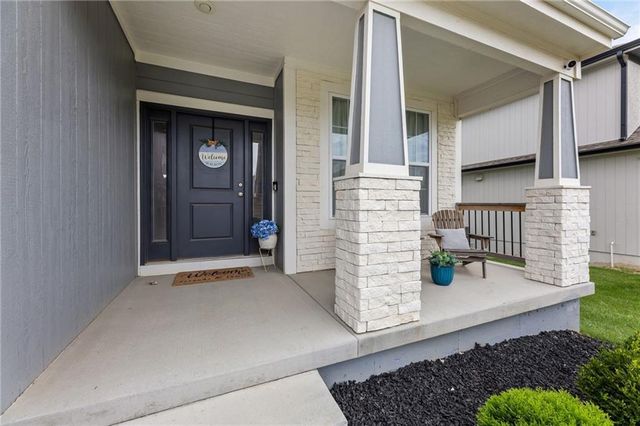5837 Belmont Drive, Shawnee, KS 66226
