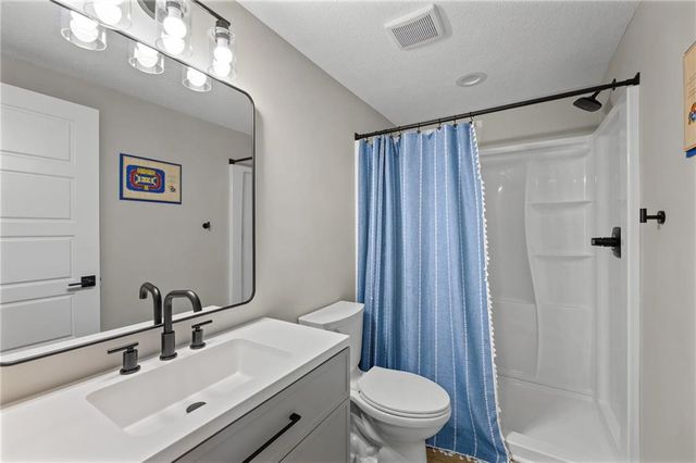 5837 Belmont Drive, Shawnee, KS 66226