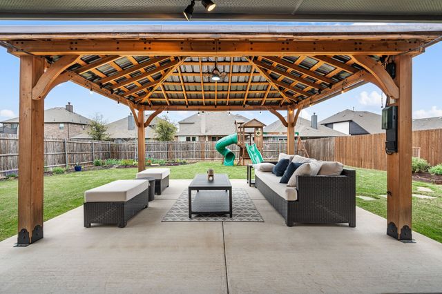 3212 Silver Chase Lane, Fort Worth, TX 76244