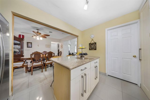 304 SW 68th Ave, Pembroke Pines, FL 33023