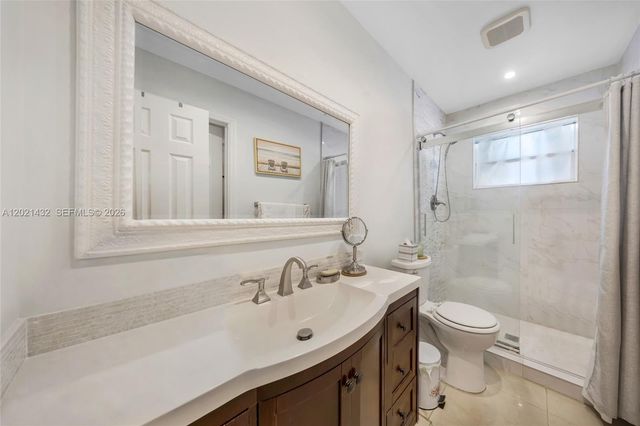 304 SW 68th Ave, Pembroke Pines, FL 33023