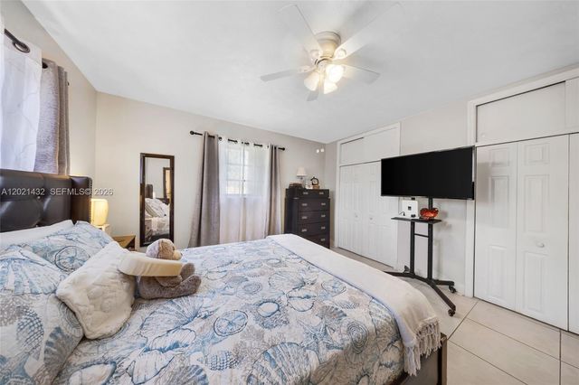 304 SW 68th Ave, Pembroke Pines, FL 33023