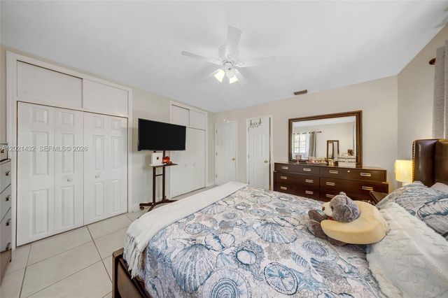 304 SW 68th Ave, Pembroke Pines, FL 33023