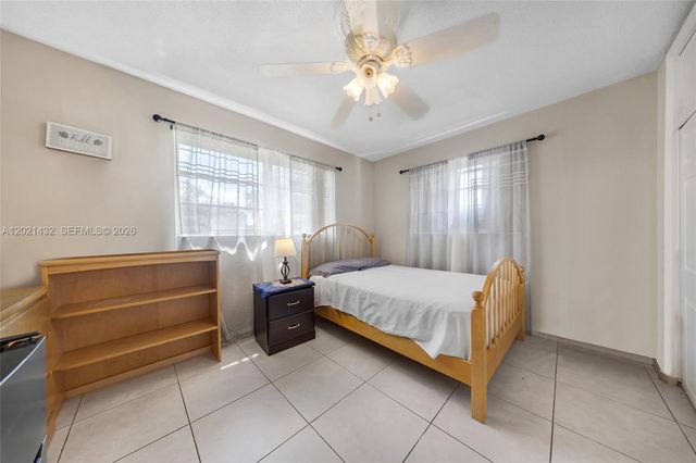 304 SW 68th Ave, Pembroke Pines, FL 33023