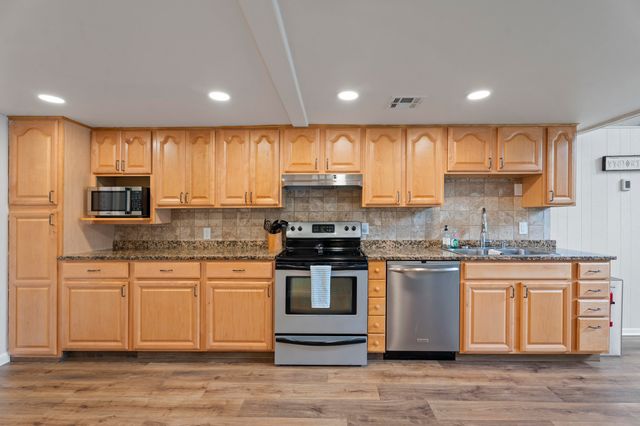 56309 E 289 Road, Afton, OK 74331