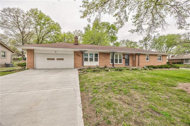 808 N Apache Drive, Independence, MO 64056