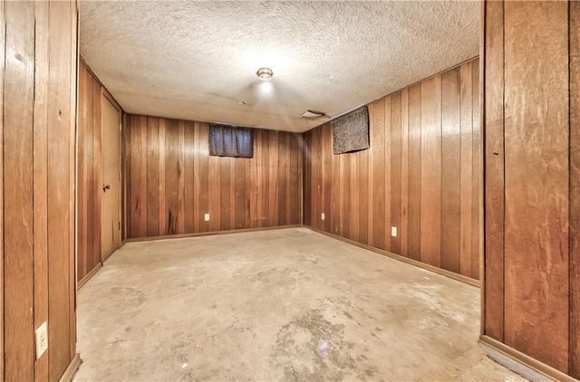 808 N Apache Drive, Independence, MO 64056
