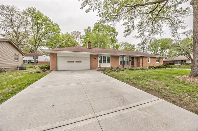 808 N Apache Drive, Independence, MO 64056