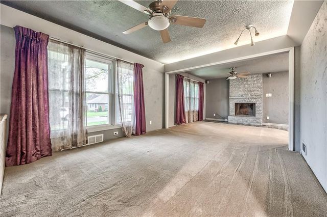 808 N Apache Drive, Independence, MO 64056