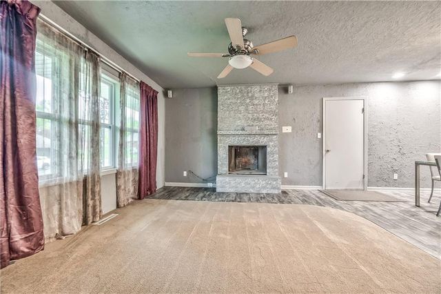 808 N Apache Drive, Independence, MO 64056