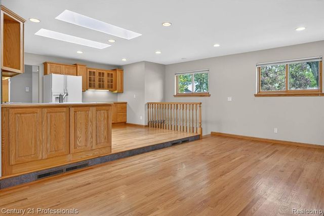 14425 Stonehouse Avenue, Livonia, MI 48154