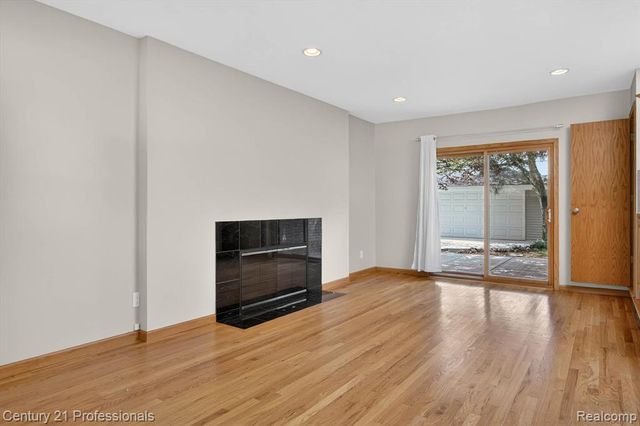14425 Stonehouse Avenue, Livonia, MI 48154