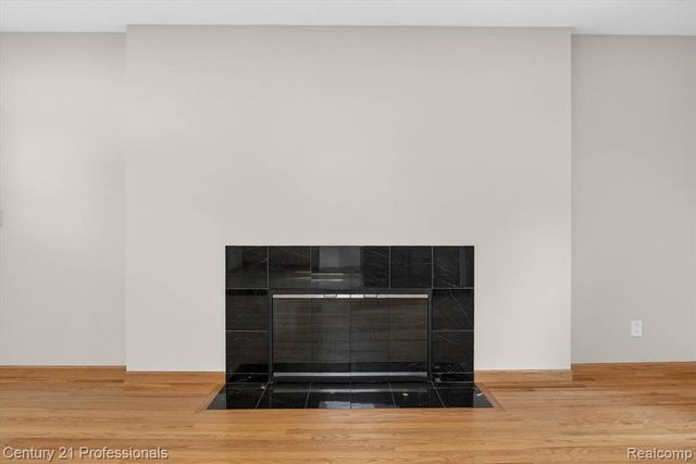 14425 Stonehouse Avenue, Livonia, MI 48154
