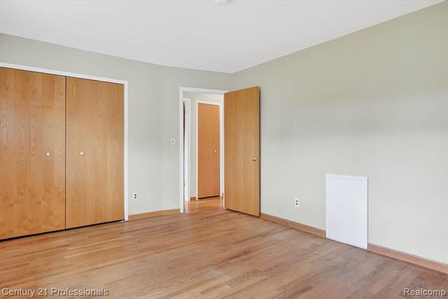 14425 Stonehouse Avenue, Livonia, MI 48154