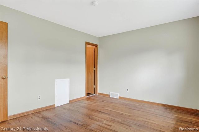 14425 Stonehouse Avenue, Livonia, MI 48154