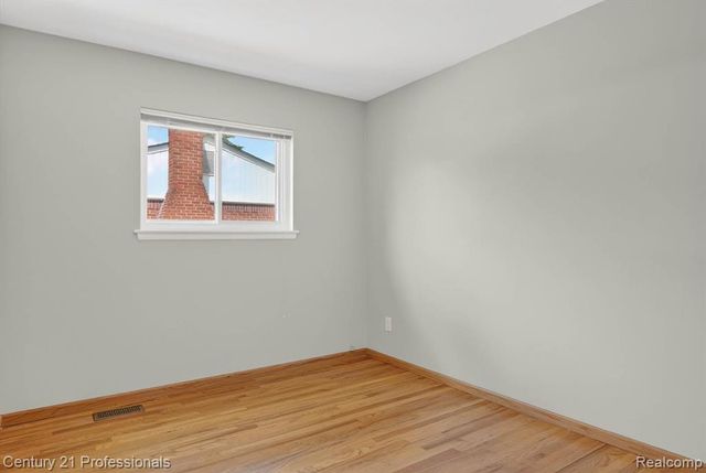 14425 Stonehouse Avenue, Livonia, MI 48154