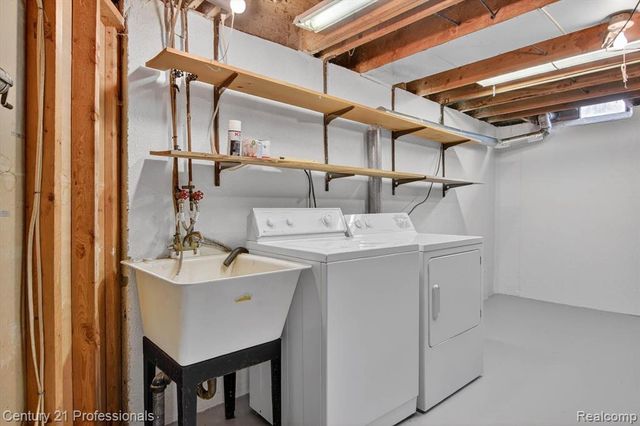 14425 Stonehouse Avenue, Livonia, MI 48154