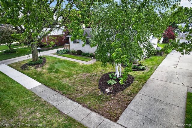 14425 Stonehouse Avenue, Livonia, MI 48154
