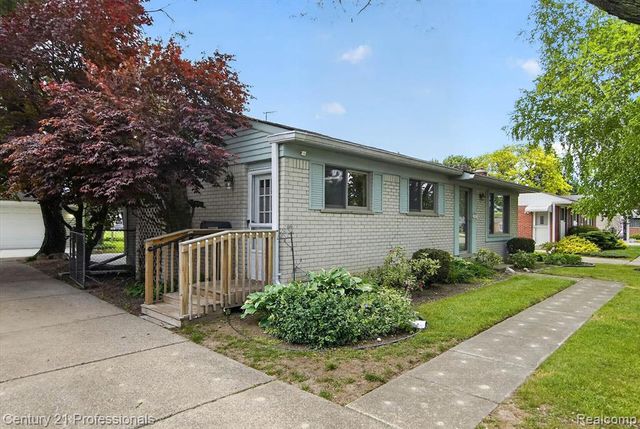 14425 Stonehouse Avenue, Livonia, MI 48154