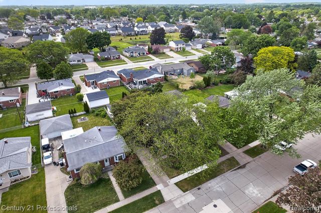 14425 Stonehouse Avenue, Livonia, MI 48154