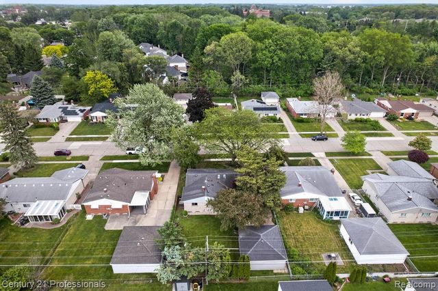 14425 Stonehouse Avenue, Livonia, MI 48154