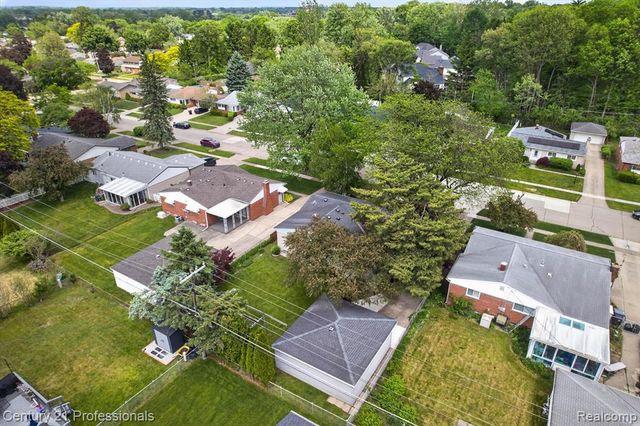 14425 Stonehouse Avenue, Livonia, MI 48154