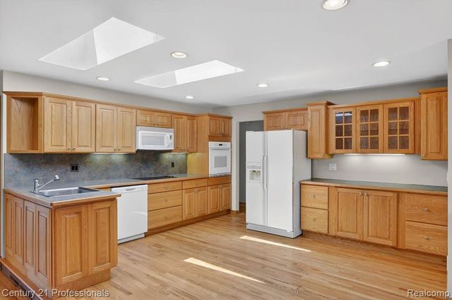 14425 Stonehouse Avenue, Livonia, MI 48154