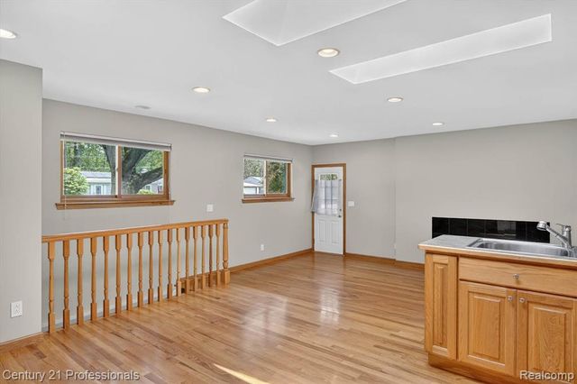 14425 Stonehouse Avenue, Livonia, MI 48154