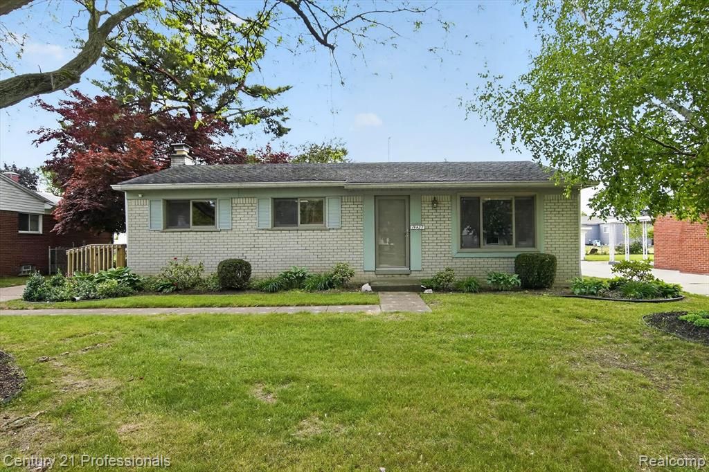 14425 Stonehouse Avenue, Livonia, MI 48154
