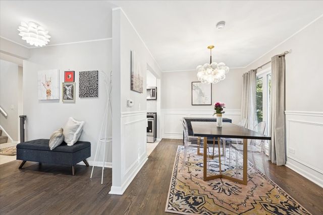 1955 Tanglewood Drive H, Glenview, IL 60025