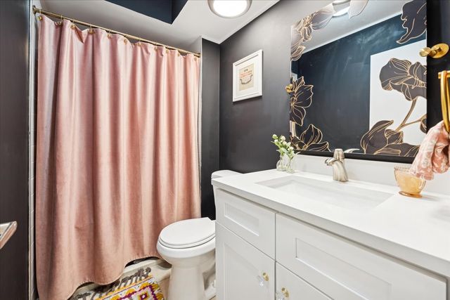 1955 Tanglewood Drive H, Glenview, IL 60025