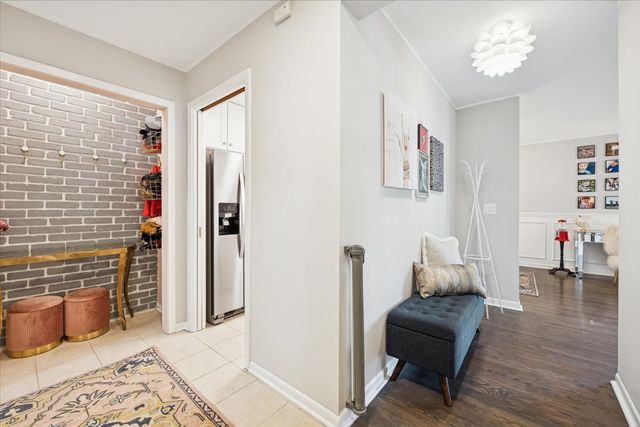 1955 Tanglewood Drive H, Glenview, IL 60025