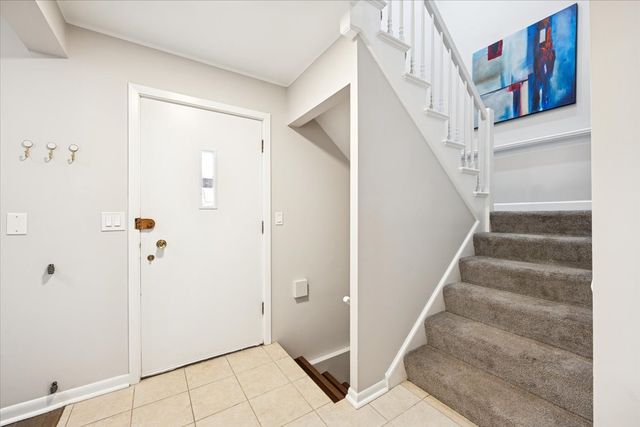 1955 Tanglewood Drive H, Glenview, IL 60025