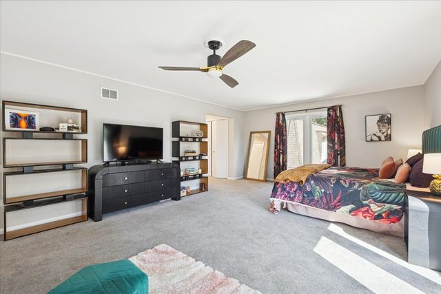 1955 Tanglewood Drive H, Glenview, IL 60025