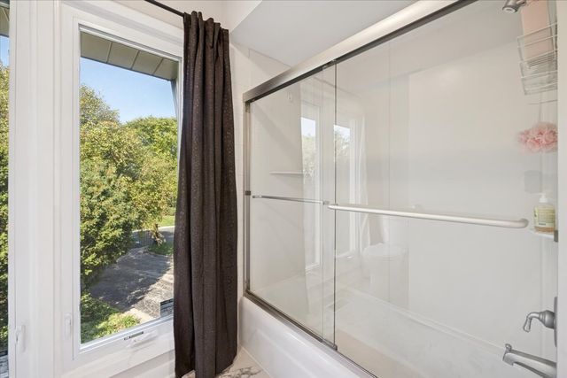 1955 Tanglewood Drive H, Glenview, IL 60025