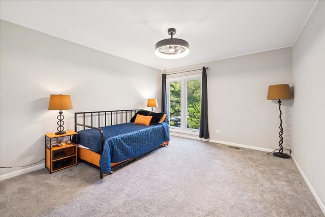 1955 Tanglewood Drive H, Glenview, IL 60025