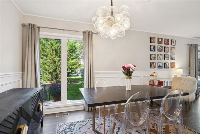 1955 Tanglewood Drive H, Glenview, IL 60025