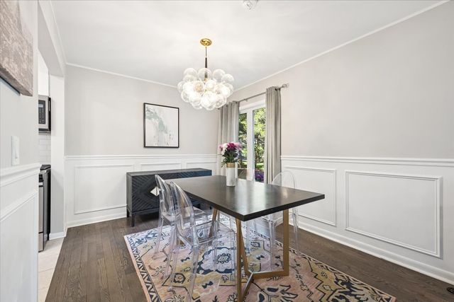 1955 Tanglewood Drive H, Glenview, IL 60025