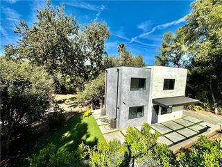 22155 Mulholland Drive, Woodland Hills, CA 91364