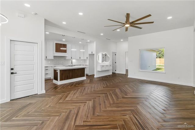 420 Freedom Way, Weslaco, TX 78596