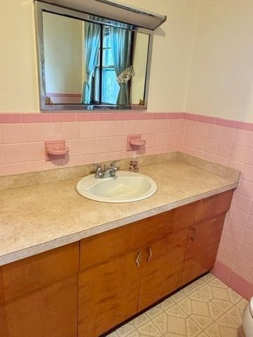 112 Fisher St, Lowell, MA 01850