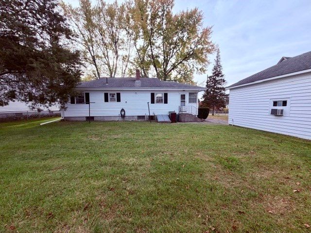 112 Fisher St, Lowell, MA 01850